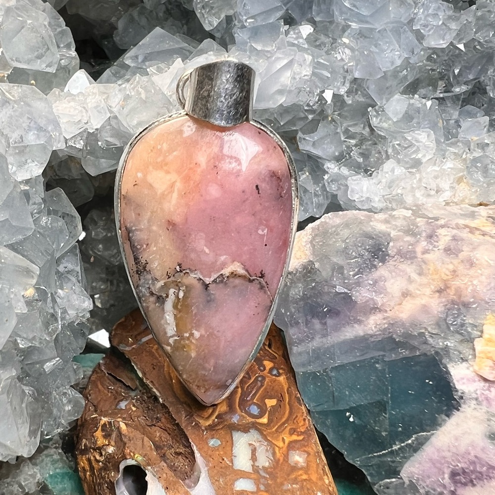 Peruvian pink opal pendant (A-6) - Picture 1 of 7